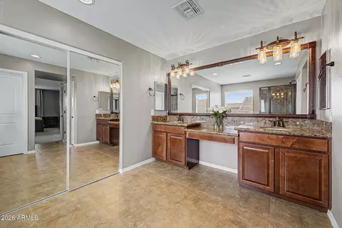 Bath - 2560 E Coconino Way, Gilbert, AZ 85298 photo 3 of 4