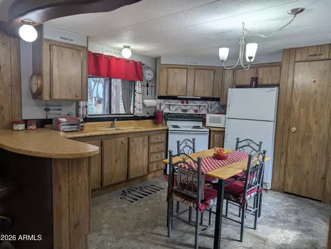 2179 N Woods Dr, Overgaard, AZ 85933 photo 10