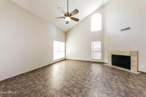 Living - 525 E Taro Ln, Phoenix, AZ 85024 photo 1 of 4