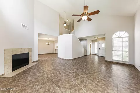 Living - 525 E Taro Ln, Phoenix, AZ 85024 photo 3 of 4