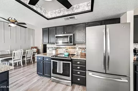 Kitchen - 5728 Enrose St, Mesa, AZ 85205 photo 6 of 6