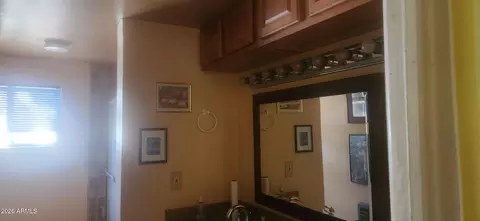 Bath - 1636 E Glenrosa Ave, Phoenix, AZ 85016 photo 1 of 1