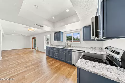 Kitchen - 3629 E Charter Oak Rd, Phoenix, AZ 85032 photo 3 of 5