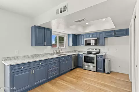Kitchen - 3629 E Charter Oak Rd, Phoenix, AZ 85032 photo 5 of 5