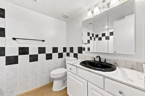 Bath - 3629 E Charter Oak Rd, Phoenix, AZ 85032 photo 1 of 2