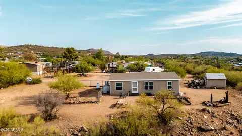33250 S Melanie Ln, Black Canyon City, AZ 85324