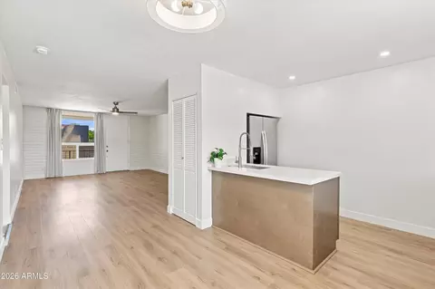 Living - 3737 E Turney Ave #226, Phoenix, AZ 85018 photo 1 of 2