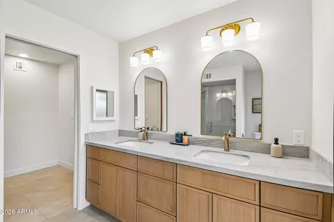 Bath - 1042 E 3rd St, Mesa, AZ 85203 photo 3 of 5