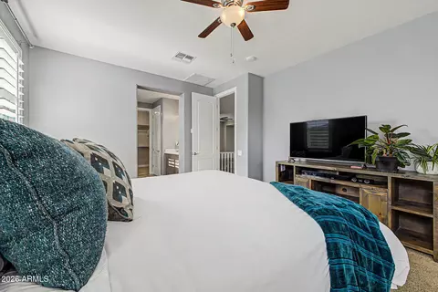 Bedroom - 3726 E Cat Balue Dr, Phoenix, AZ 85050 photo 4 of 7