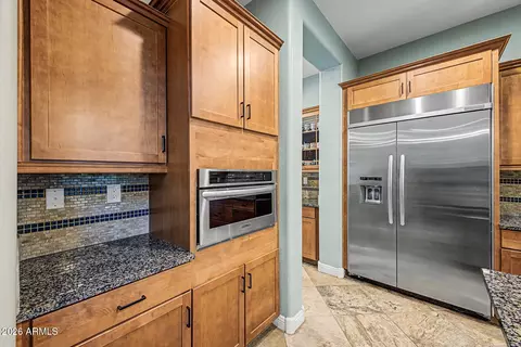 Kitchen - 3726 E Cat Balue Dr, Phoenix, AZ 85050 photo 3 of 4