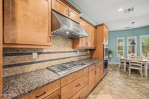 Kitchen - 3726 E Cat Balue Dr, Phoenix, AZ 85050 photo 4 of 4