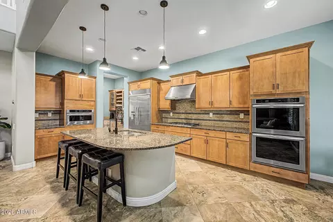 Kitchen - 3726 E Cat Balue Dr, Phoenix, AZ 85050 photo 2 of 4