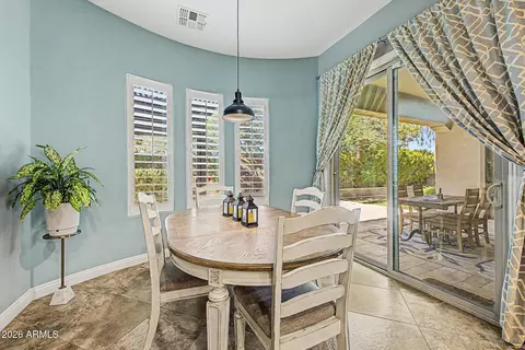 Dining - 3726 E Cat Balue Dr, Phoenix, AZ 85050 photo 3 of 3