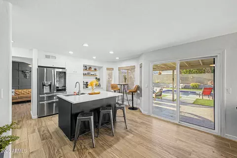 Kitchen - 2902 E Saltsage Dr, Phoenix, AZ 85048 photo 3 of 6