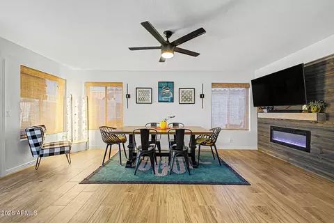 Dining - 2902 E Saltsage Dr, Phoenix, AZ 85048 photo 2 of 3