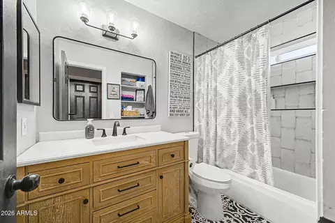 Bath - 2902 E Saltsage Dr, Phoenix, AZ 85048 photo 5 of 5
