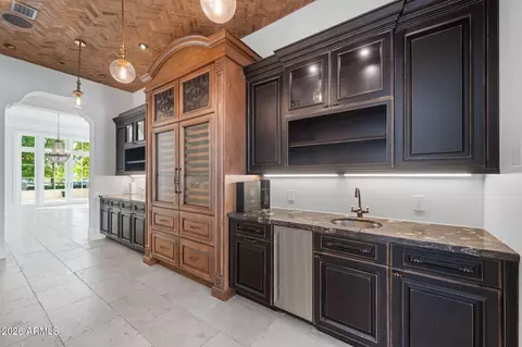 Kitchen - 5402 Exeter Blvd, Phoenix, AZ 85018 photo 9 of 9