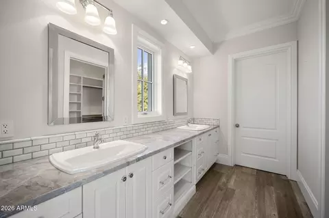 Bath - 5402 Exeter Blvd, Phoenix, AZ 85018 photo 12 of 12