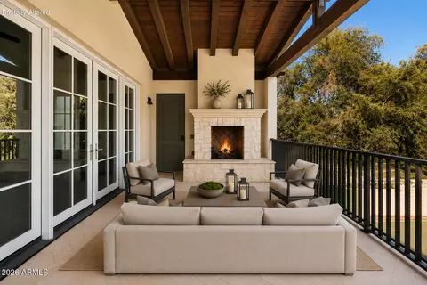 Exterior - 5402 Exeter Blvd, Phoenix, AZ 85018 photo 4 of 16