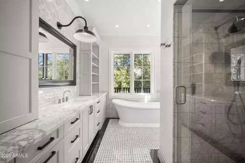 Bath - 5402 Exeter Blvd, Phoenix, AZ 85018 photo 8 of 12
