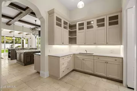 Kitchen - 5402 Exeter Blvd, Phoenix, AZ 85018 photo 7 of 9