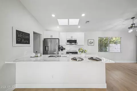 Kitchen - 2929 E Broadway Rd #87, Mesa, AZ 85204 photo 3 of 4