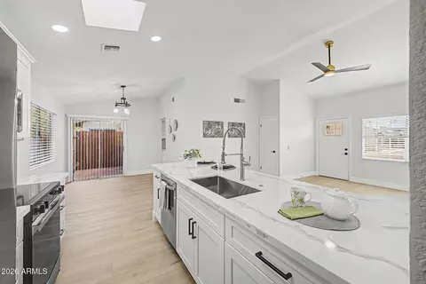 Kitchen - 2929 E Broadway Rd #87, Mesa, AZ 85204 photo 4 of 4