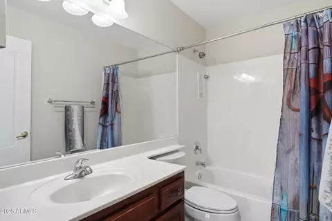 Bath - 1514 E Bruce Ave, Gilbert, AZ 85234 photo 3 of 3