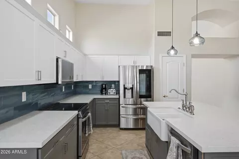 Kitchen - 1514 E Bruce Ave, Gilbert, AZ 85234 photo 2 of 3