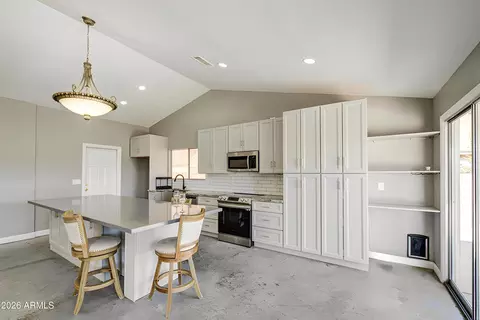 Kitchen - 4815 E La Puente Ave, Phoenix, AZ 85044 photo 2 of 7
