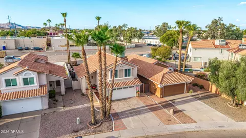 View/Area - 4064 E Woodland Dr, Phoenix, AZ 85048 photo 3 of 11