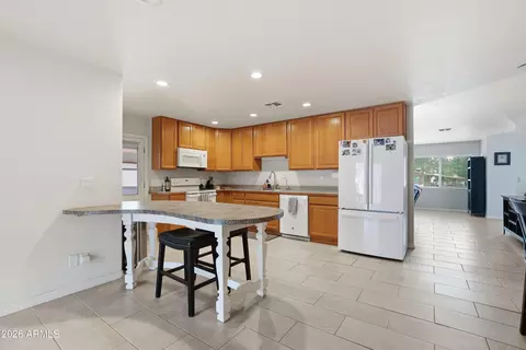 Kitchen - 323 W Roundup Rd, Payson, AZ 85541 photo 4 of 5