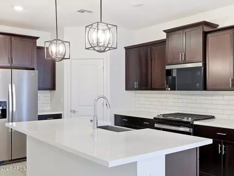 2574 Enantio Rd, San Tan Valley, AZ 85143