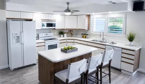 Kitchen - 2722 E Lawndale St, Mesa, AZ 85213 photo 4 of 4