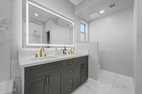 Bath - 1732 W Commerce Ave, Gilbert, AZ 85233 photo 2 of 4
