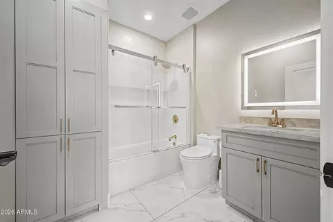 Bath - 1732 W Commerce Ave, Gilbert, AZ 85233 photo 3 of 4