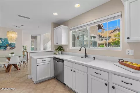Kitchen - 1633 E Lakeside Dr #76, Gilbert, AZ 85234 photo 2 of 4