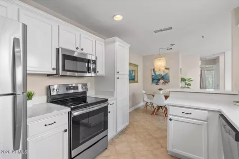 Kitchen - 1633 E Lakeside Dr #76, Gilbert, AZ 85234 photo 3 of 4