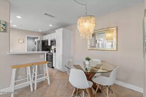 Dining - 1633 E Lakeside Dr #76, Gilbert, AZ 85234 photo 1 of 2