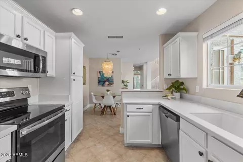Kitchen - 1633 E Lakeside Dr #76, Gilbert, AZ 85234 photo 4 of 4