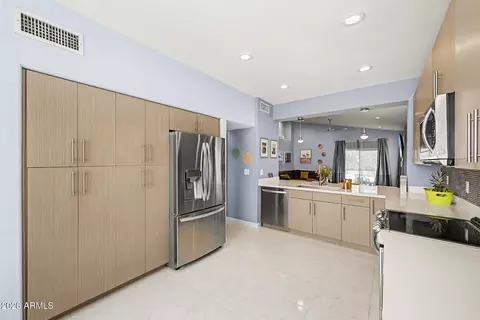 Kitchen - 4640 E Michelle Dr, Phoenix, AZ 85032 photo 2 of 3