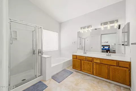 Bath - 4640 E Michelle Dr, Phoenix, AZ 85032 photo 1 of 2