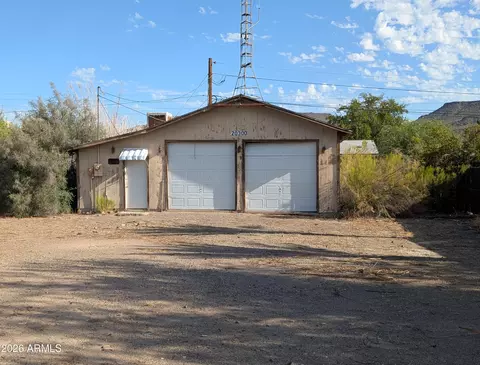 20300 Emerald Dr, Black Canyon City, AZ 85324