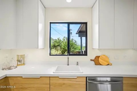 Kitchen - 1743 E Cinnabar Ave, Phoenix, AZ 85020 photo 2 of 3