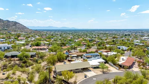 View/Area - 1743 E Cinnabar Ave, Phoenix, AZ 85020 photo 2 of 3