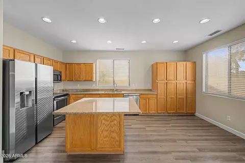 Kitchen - 4086 E Rustler Way, Gilbert, AZ 85297 photo 5 of 6