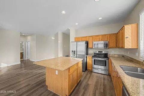 Kitchen - 4086 E Rustler Way, Gilbert, AZ 85297 photo 4 of 6