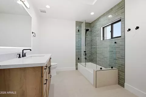 Bath - 4348 E Mitchell Dr, Phoenix, AZ 85018 photo 6 of 7