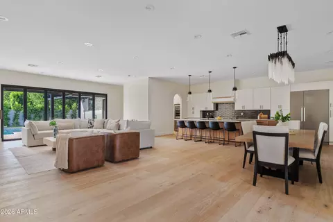 Living - 4348 E Mitchell Dr, Phoenix, AZ 85018 photo 2 of 3