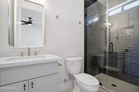 Bath - 4348 E Mitchell Dr, Phoenix, AZ 85018 photo 5 of 7